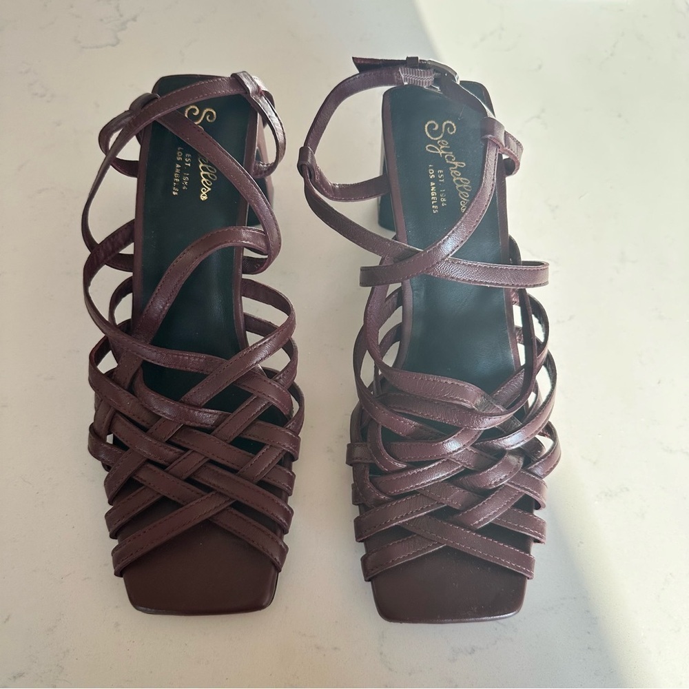 Seychelles Charter Sandal in Burgundy Size:8